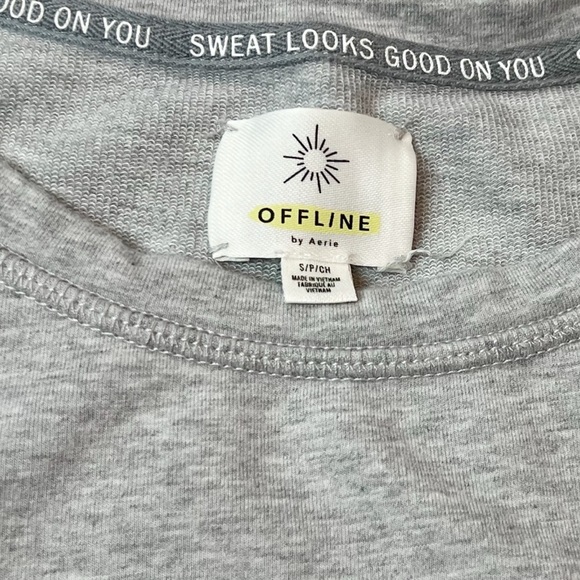 NEW Aerie Offline Cropped Muscle Tank Top Graphic Print Gray Crew Neck Small - Picture 4 of 7